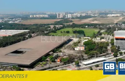 Barracão / Galpão / Depósito para alugar na Estrada dos Bandeirantes, --, Taquara, Rio de Janeiro
