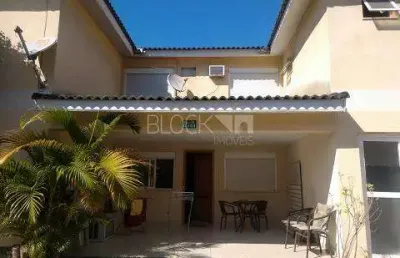 Vargem pequena | casa de condomínio 3 quartos, sendo 1 suite