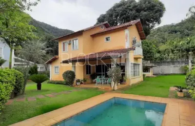 Vargem grande | casa de condomínio 4 quartos, sendo 4 suites
