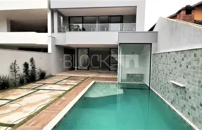 Barra da tijuca | casa de condomínio 4 quartos, sendo 4 suites