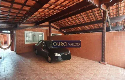 3 quartos, 1 suite, 4 wcs mobiliado esquina com a praia