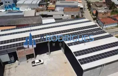 Galpão industrial em condomínio de alto padrão em camaçari-ba: 10 salas, 5 banheiros, 15 vagas de garagem, 3.000,00 m² de área.