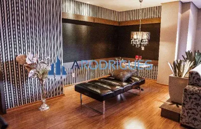 Imperdível: apartamento de luxo no centro de gramado-rs, 4 quartos, 4 suítes, 2 salas, 2 vagas de garagem, 250m².