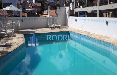 Linda casa à venda no condomínio quinta do candeal, 4/4 com 2 suítes, nascente!