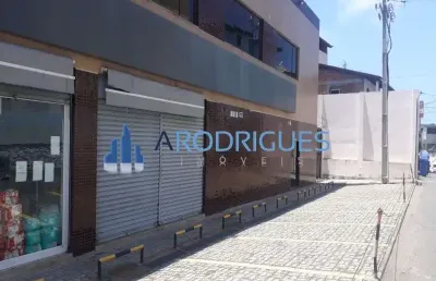Salas (16) para escolas, faculdades, grandes empresas, com 16 vagas de garagens, todas com banheiros, via fácil acesso e excelente localização