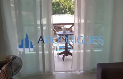 Imperdível oportunidade de adquirir casa em condomínio no monte gordo, camaçari-ba! 2 quartos, 1 suíte, 1 sala, 2 vagas de garagem, 77m² de área.