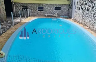 Lauro de freitas oportunidade: casa à venda no centro com 3 quartos, 1 suíte, 960m² e 6 vagas de garagem.