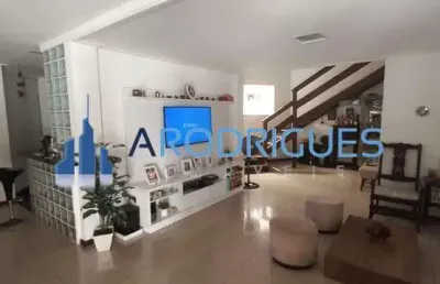 Descubra o seu novo lar em lauro de freitas: casa em condomínio no bairro portão com 3 quartos, 2 suítes e 402m² de área