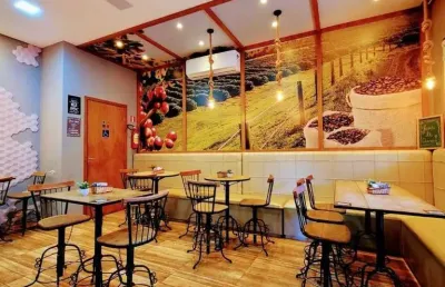 Venda: cafeteria completa em atividade no centro de maringá.