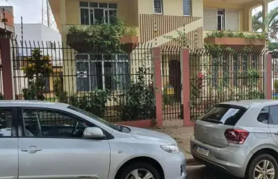 Sobrado à venda em maringá, zona 08, com 4 quartos, com 649 m²