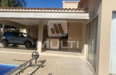 Casa com 4 quartos para alugar no Morada da Colina, Uberlândia 
