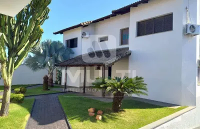 Casa com 4 quartos para alugar no Altamira, Uberlândia 