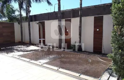 Casa em condomínio fechado com 4 quartos para alugar no Aclimação, Uberlândia 