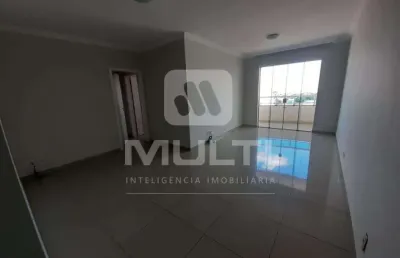 Apartamento com 3 quartos para alugar no Brasil, Uberlândia 