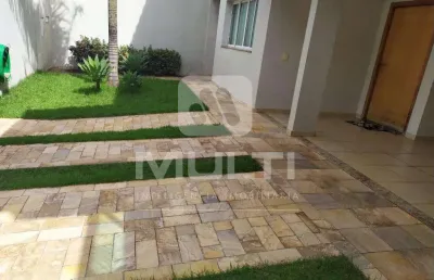 Casa comercial para alugar no Santa Mônica, Uberlândia 