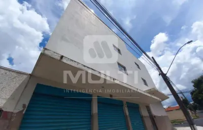 Apartamento com 3 quartos para alugar no Tibery, Uberlândia 