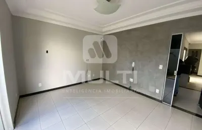 Casa com 7 quartos para alugar no Presidente Roosevelt, Uberlândia 
