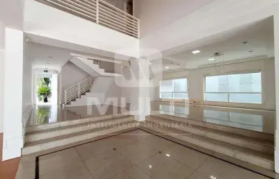 Casa com 3 quartos para alugar no Altamira, Uberlândia 
