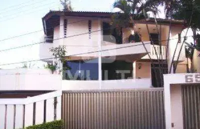 Casa com 3 quartos para alugar no Altamira, Uberlândia 