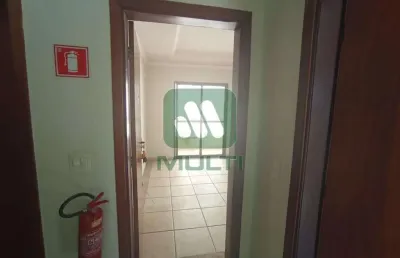 Apartamento com 3 quartos para alugar no Tabajaras, Uberlândia 