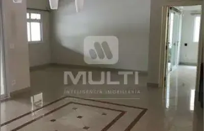 Casa com 4 quartos para alugar na Cidade Jardim, Uberlândia 