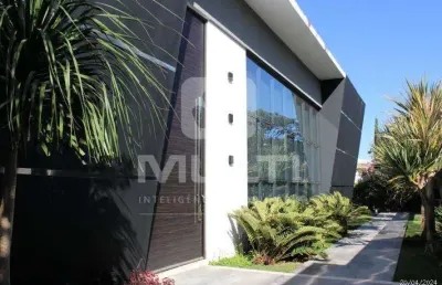 Casa com 6 quartos para alugar na Cidade Jardim, Uberlândia 