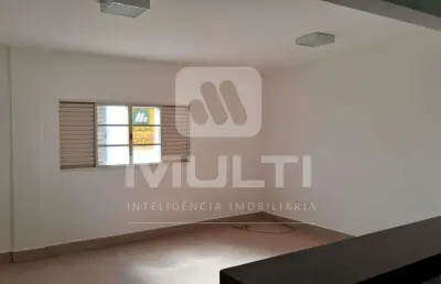 Apartamento com 2 quartos para alugar no Tibery, Uberlândia 
