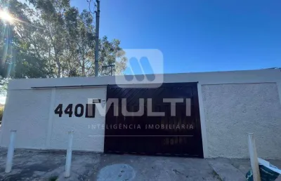 Casa com 3 quartos para alugar no Maravilha, Uberlândia 