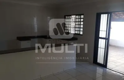 Casa com 2 quartos para alugar no Morada da Colina, Uberlândia 