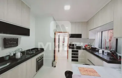 Casa com 3 quartos para alugar em Laranjeiras, Uberlândia 