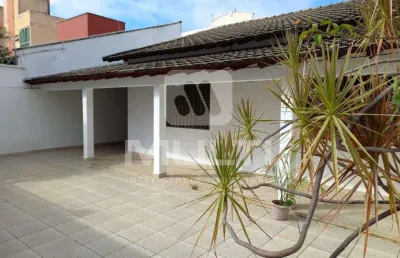 Casa com 3 quartos para alugar no Santa Mônica, Uberlândia 