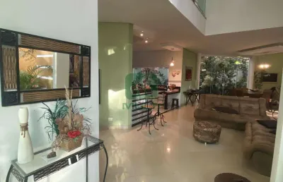 Casa com 4 quartos para alugar no Mansões Aeroporto, Uberlândia 