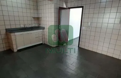 Apartamento com 3 quartos para alugar no Centro, Uberlândia 