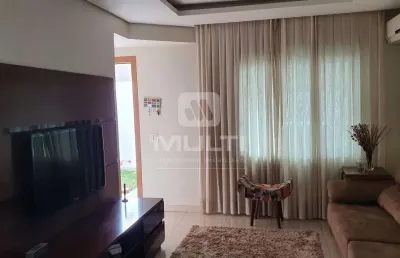 Casa com 3 quartos para alugar no Morada da Colina, Uberlândia 