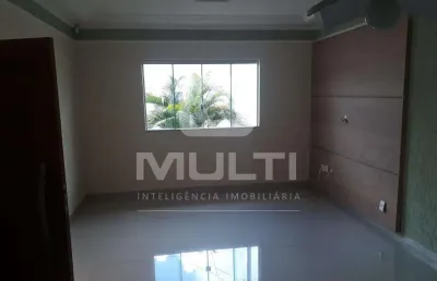 Casa com 3 quartos para alugar no Santa Mônica, Uberlândia 