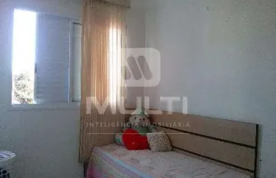Apartamento com 3 quartos para alugar no Tubalina, Uberlândia 