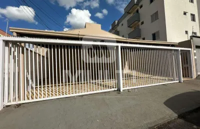 Casa com 2 quartos para alugar no Santa Mônica, Uberlândia 