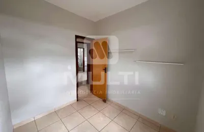 Apartamento com 3 quartos para alugar no Jardim Holanda, Uberlândia 