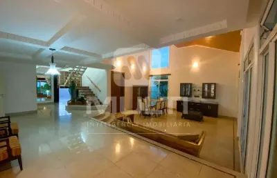 Casa com 5 quartos para alugar no Altamira, Uberlândia 