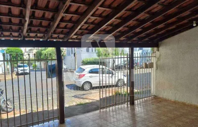 Casa com 3 quartos para alugar em Saraiva, Uberlândia 