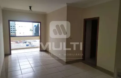 Apartamento com 3 quartos para alugar no Centro, Uberlândia 