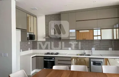 Casa em condomínio fechado com 3 quartos para alugar no Alphaville, Uberlândia 