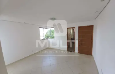 Apartamento com 3 quartos para alugar na Nossa Senhora Aparecida, Uberlândia 