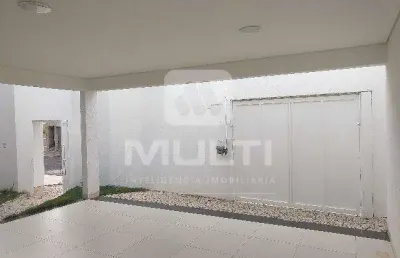 Casa com 3 quartos à venda no Jardim América II, Uberlândia 