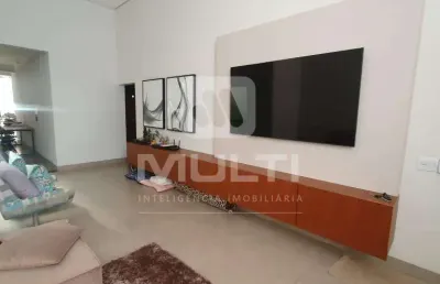 Casa com 3 quartos à venda em Laranjeiras, Uberlândia 
