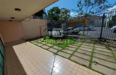 Casa com 8 quartos à venda no Centro, Uberlândia 