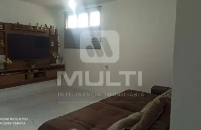 Casa com 4 quartos à venda no Santa Luzia, Uberlândia 