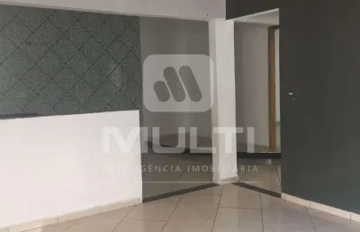 Casa comercial à venda no Jardim Patrícia, Uberlândia 