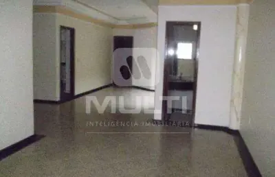 Casa com 3 quartos à venda em Carajás, Uberlândia 