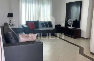 Casa em condomínio fechado com 3 quartos à venda no Aclimação, Uberlândia 